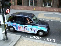 Un blackCab con publicidad